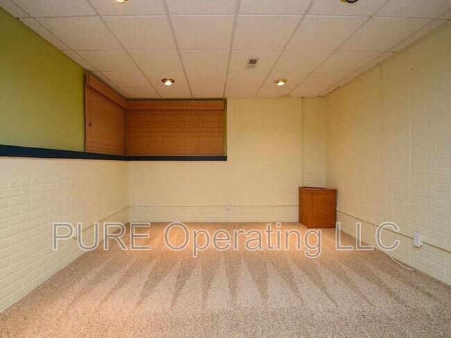 Building Photo - 1217 Pierce St