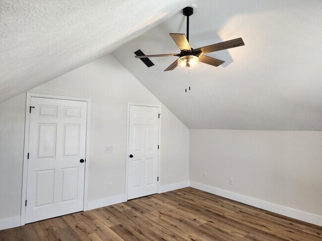 Building Photo - Beach Cottage