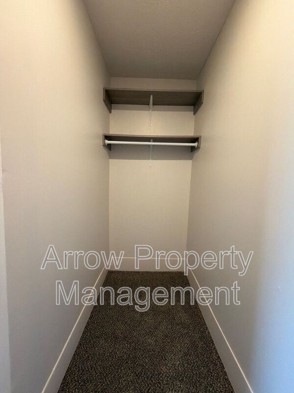 Building Photo - 926 A St
