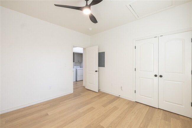 Building Photo - 1137 N Leverett Ave