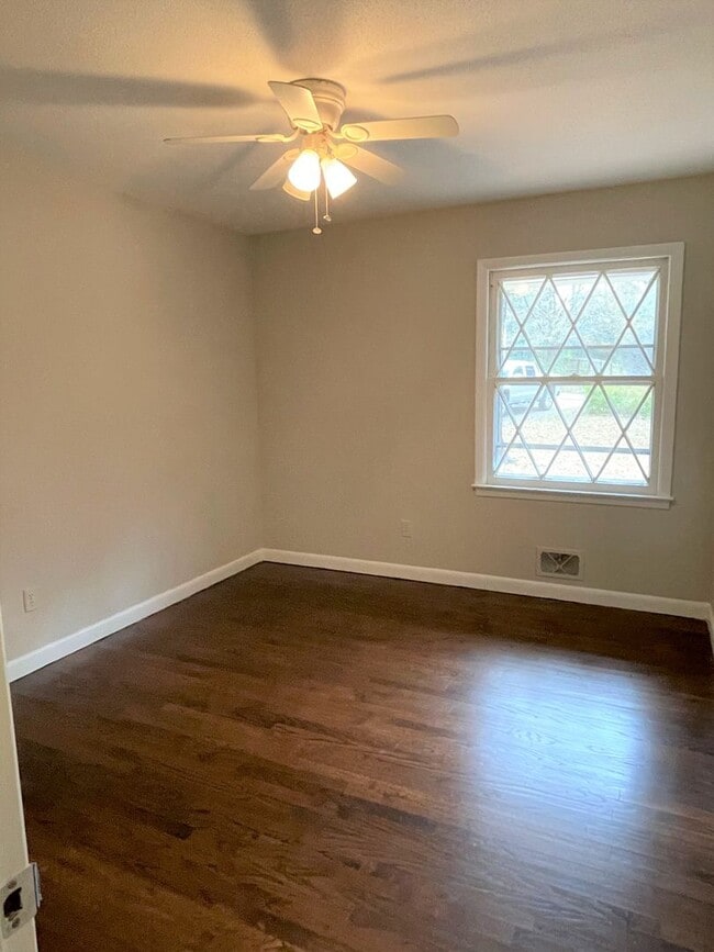 Building Photo - West Athens 4br House for Rent