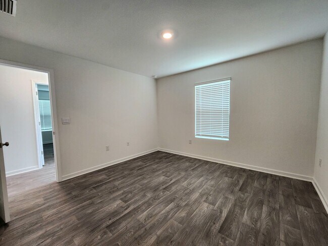 Building Photo - New 3/2 with fenced yard in Foley