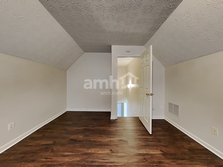 Building Photo - 1552 Armende Cir