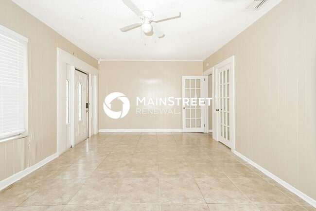 Building Photo - 3 Bedroom Pet-Friendly Home in West Palm Beach, FL with Main Street Renewal