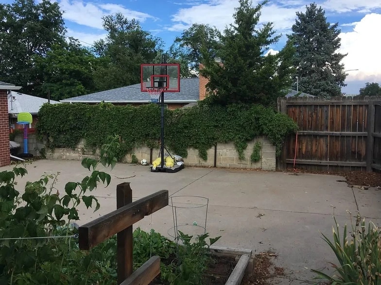 Building Photo - 470 S 39th St