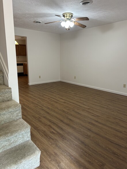 Building Photo - 244 Burkhardt Way