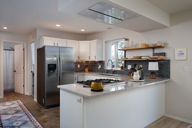 Building Photo - 3407 Laredo Dr