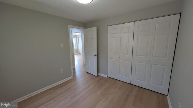 Building Photo - 5813 Shana Pl