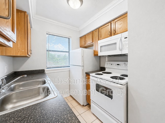 Building Photo - 1429 NW 24th St