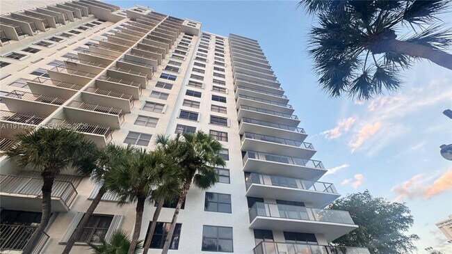 Building Photo - 18151 NE 31st Ct