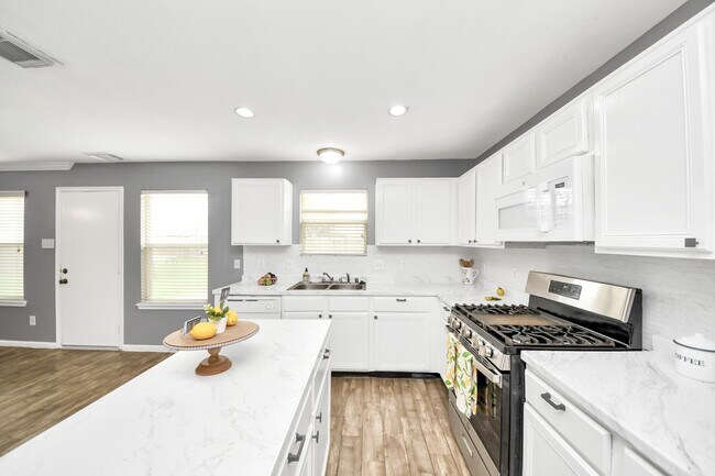 Building Photo - 19215 Terra Forest Ct