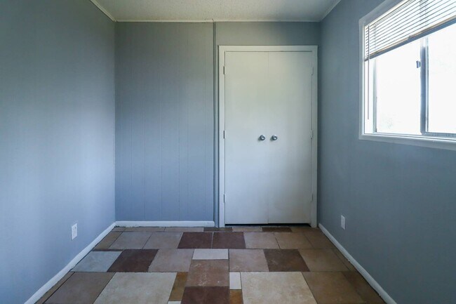 Building Photo - 1309 Greenwood Ave