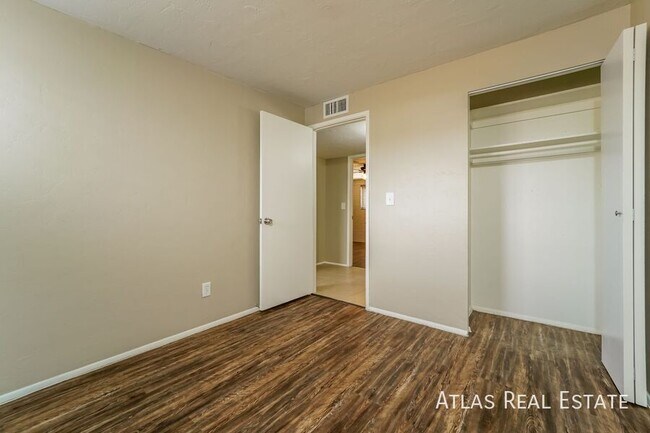 Building Photo - 6949 E Casey Pl