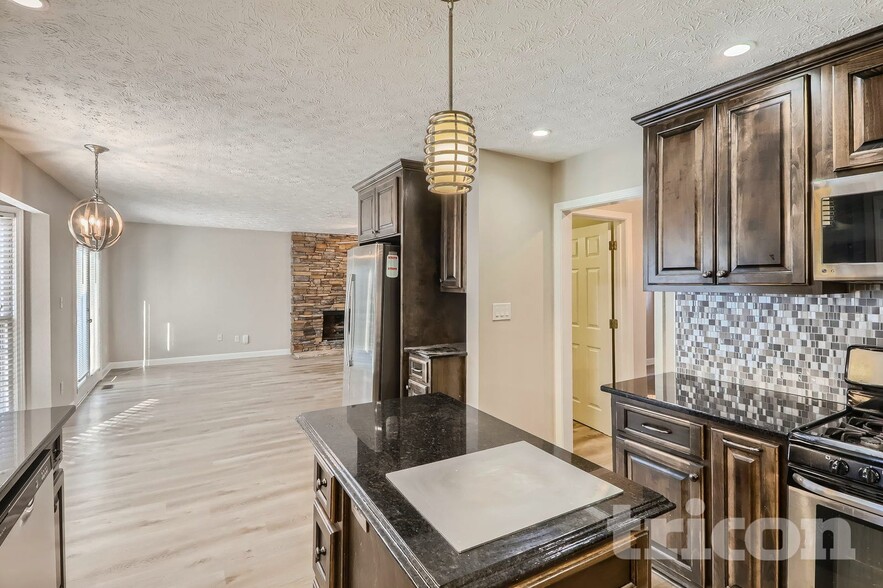 Building Photo - 530 N Oakland Cir