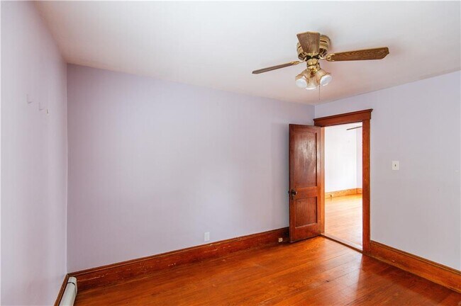 Building Photo - 455 Child St