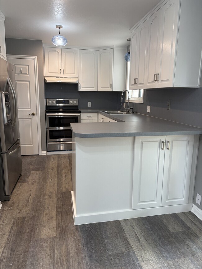Building Photo - 3212 Hollyhock Hill