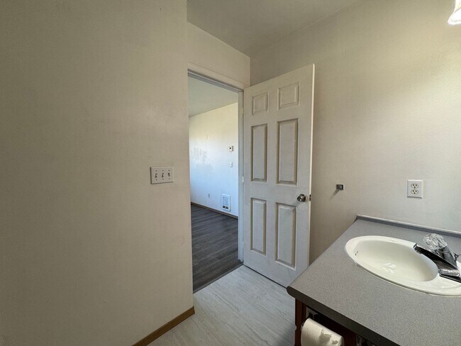 Building Photo - BH T 1335