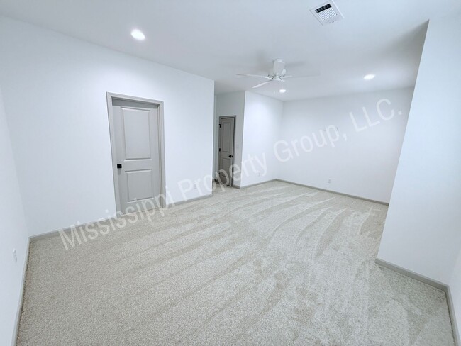 Building Photo - 4BR/3BA For Rent