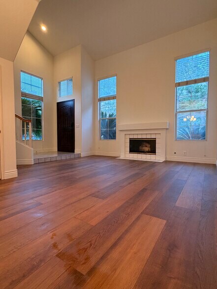 Building Photo - 27 Surfbird Ln