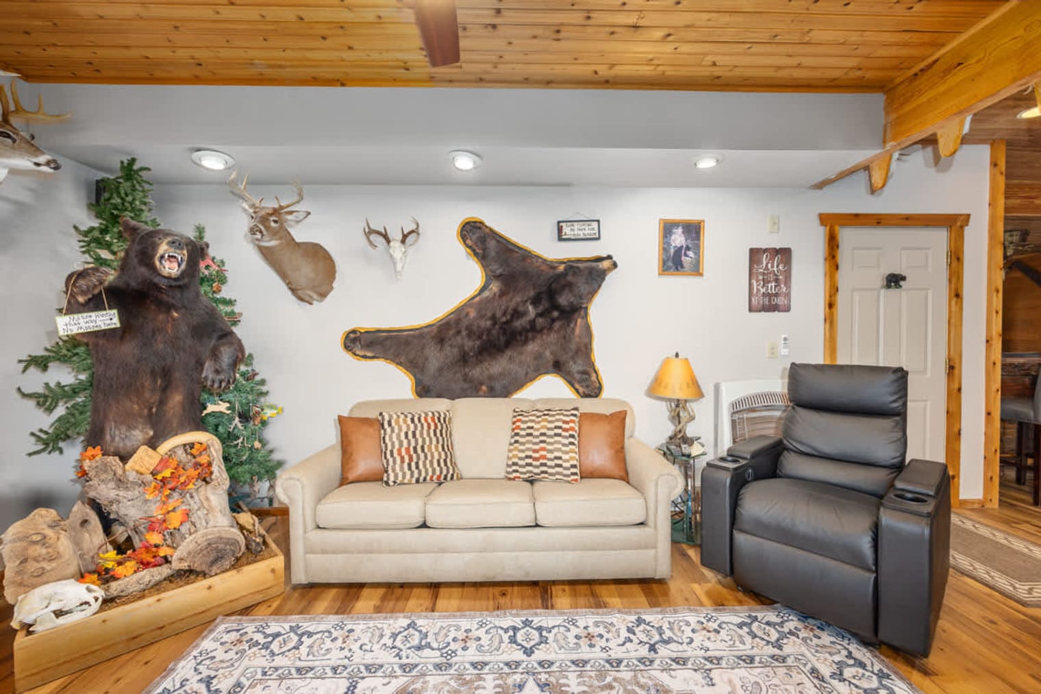 Building Photo - 5000 Gahan St NE