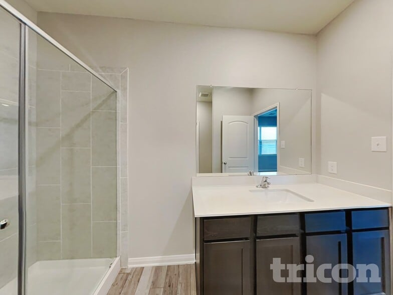 Building Photo - 125 Bush Dr