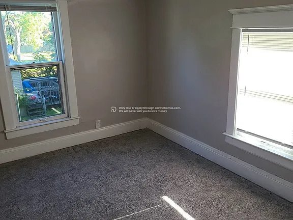 Building Photo - 532 Blaine Ave