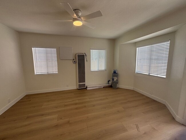 Building Photo - Remodeled 3 bedroom 2 bath Single Story Ho...