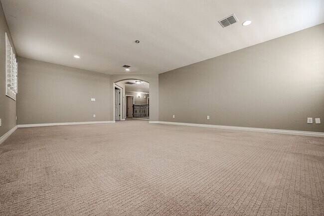 Building Photo - COMING SOON! Great Location!Stunning 6-bedroom Plus 7, 4.5-bathroom home located in Chandler