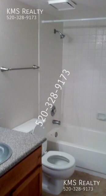 Building Photo - 5654 S Wood Crest Dr