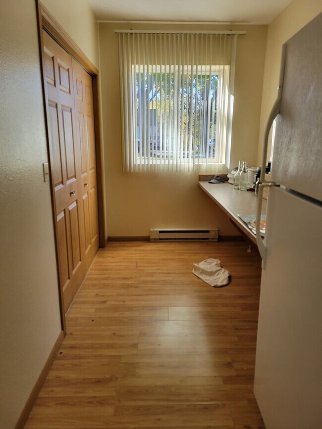 Building Photo - 5 Bedroom Duplex Unit