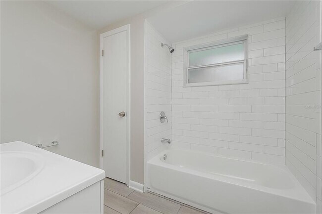 Building Photo - 9141 Haverford Ln