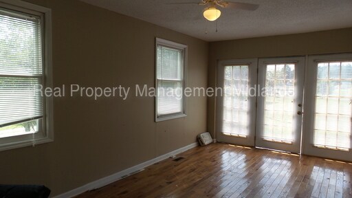 Building Photo - 120 Flemming Ln