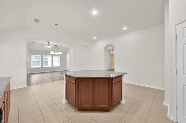 Building Photo - 10 Barker Ridge Ct