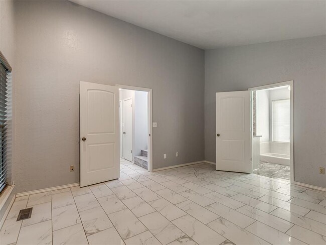 Building Photo - 3405 Woodsboro Dr