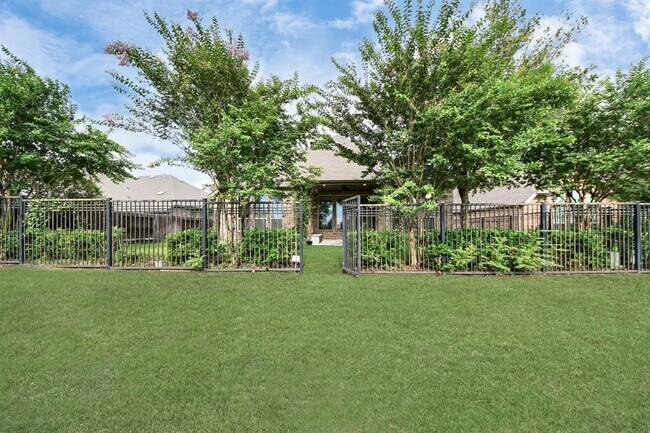 Building Photo - 10910 Wardrop Pl