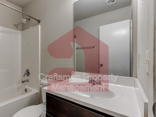 Building Photo - 1865 Jack Rabbit Ln