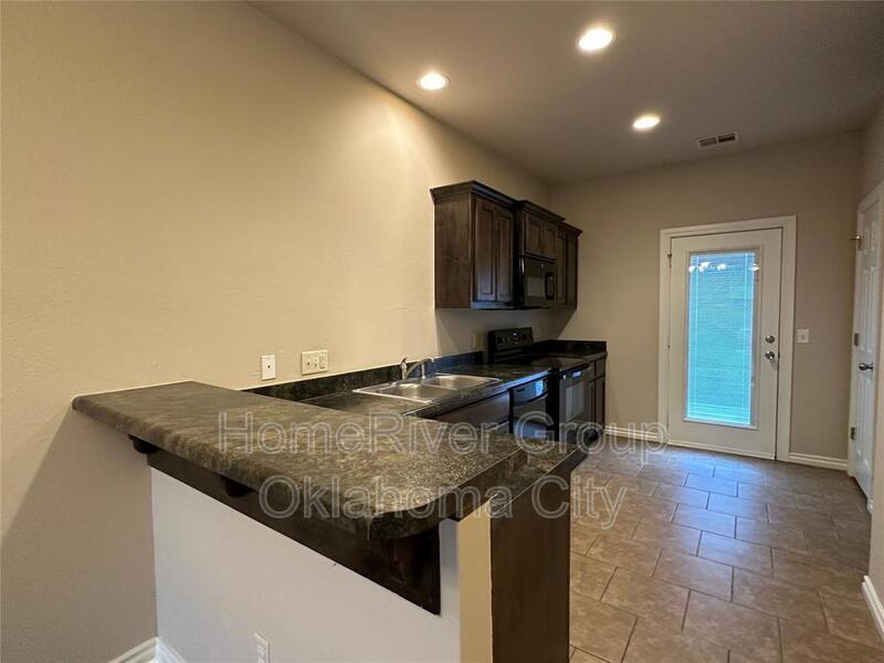 Building Photo - 926 SW 92nd St