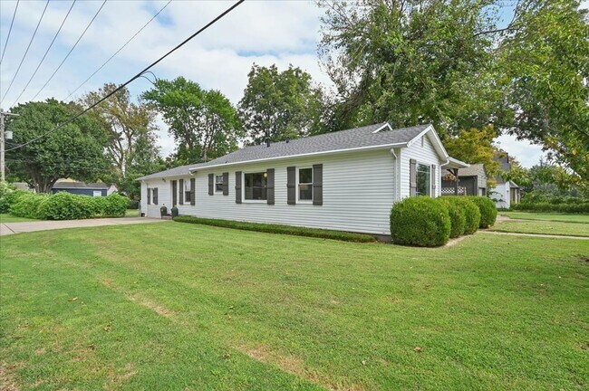 Building Photo - 1103 E 39th St