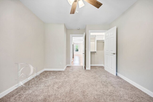 Building Photo - RENOVATED THREE BEDROOM IN ROSEWOOD