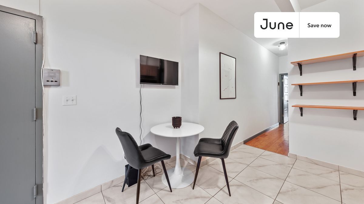 Building Photo - 2028 Second Avenue