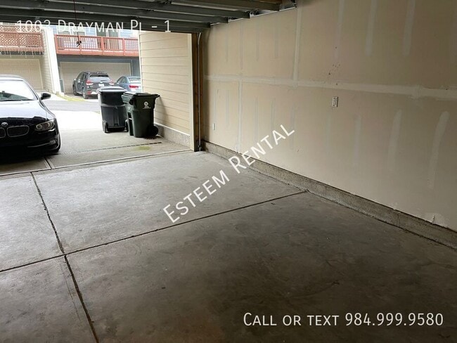 Building Photo - 1003 Drayman Pl