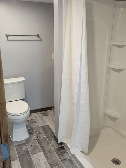 Basement Bathroom - 4605 Oneida St