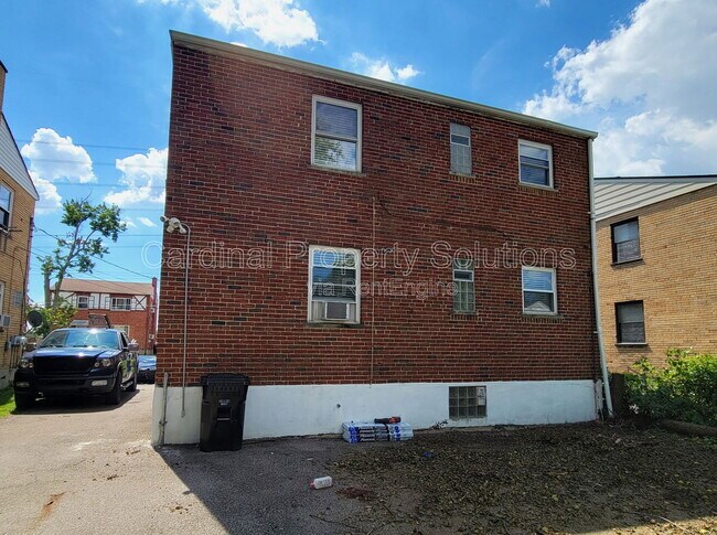 Building Photo - 1808 Crest Hill Ave
