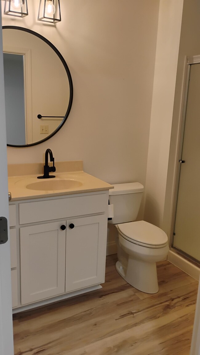 Building Photo - 1701 E Amber Ln