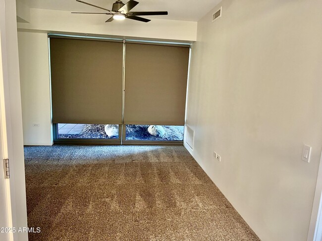 Building Photo - 7127 E Rancho Vista Dr