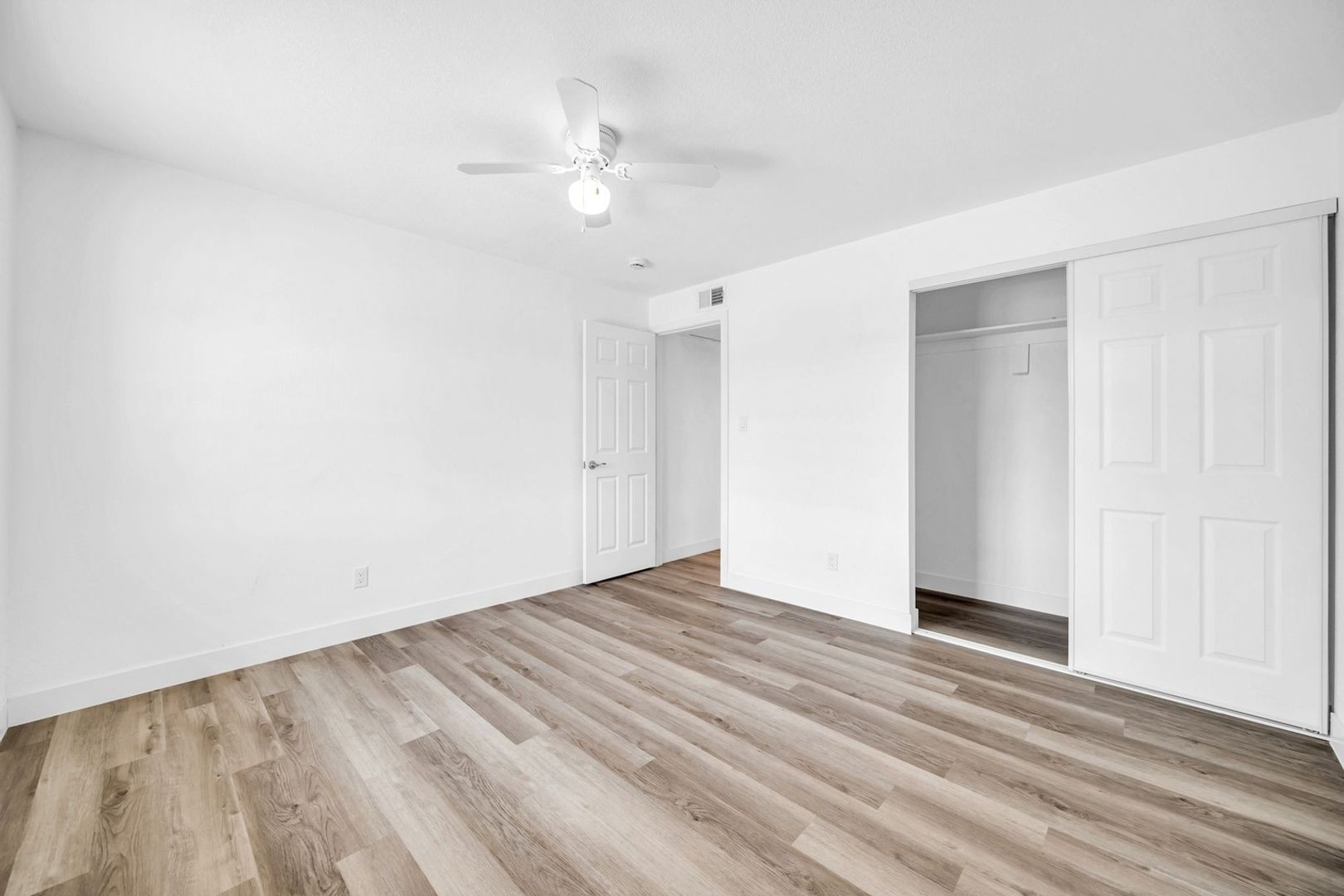 Building Photo - 3330 E Gelding Dr