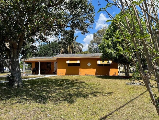 Building Photo - 1536 NW 15th Ave