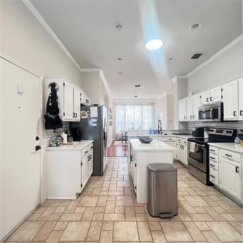 Building Photo - 10613 Tallahassee Dr