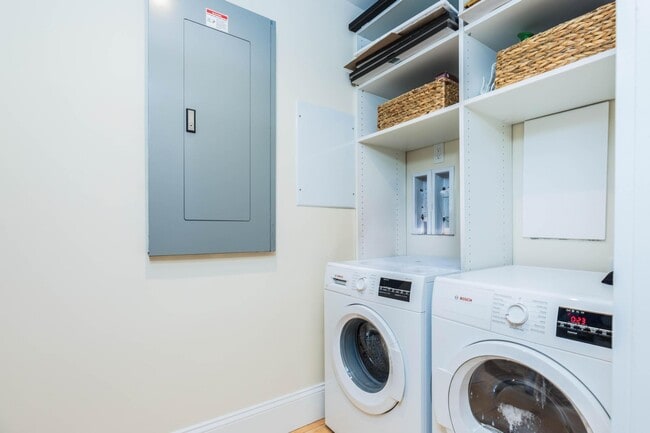 Building Photo - 1 Franklin St