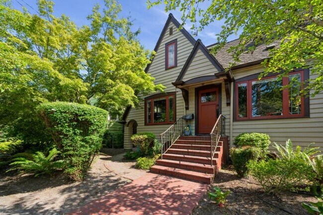 Primary Photo - 1 bedroom in Seattle WA 98103